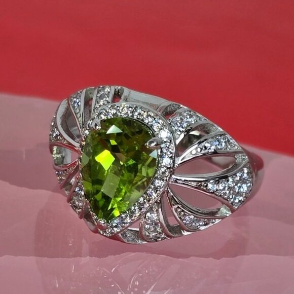 925 Sterling Silver Ring with Natural Peridot & CZ - Picture 1 of 11